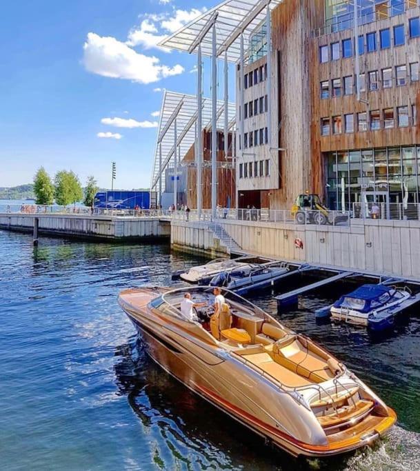 Tjuvholmen / Aker Brygge - Most Expensive Area In Oslo! Eksteriør billede